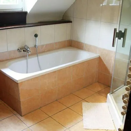 Hébergement de vacances House With A Bubble Bath In Quiet Surroundings *